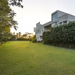 Hostie - The Mango Buddha Luxury Farm Villa